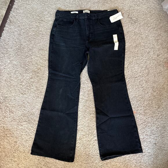 NWT Universal Thread High Rise Flare Leg Jeans Dark Denim Black Women's 16 R - Picture 3 of 8